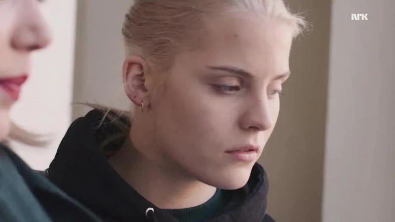Кадры из сериала Стыд (2015)